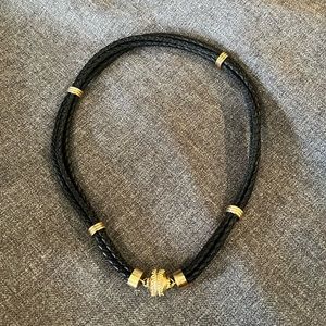 Clara Williams braided necklace in Black and gold